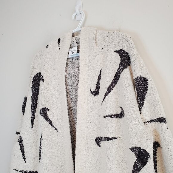 NOT FOR SALE Poshmark will Restrict Sellers Accounts If We Delete Too Many Items - Picture 3 of 5